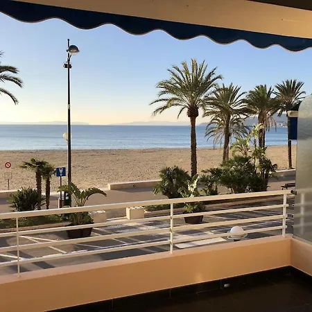 T2 Front De 2pers 1 Minute De La Plaget2 De 44 M2 Terrasse 16m2 , Vue Panoramique Et En Face De La Cet Refait à Neuf Bénéficie D'un Confort Et D Un équipement Optima Cet Est Idéal Pour 2 Personnes Avec Sa Ch Apartamento *